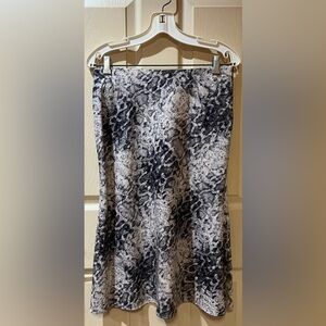 Women’s Black /White Snake Print Flare Skirt, Size Small